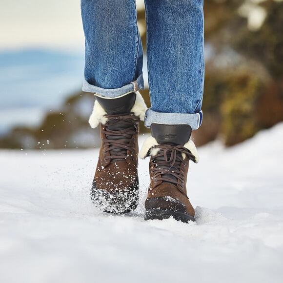 BLUNDSTONE #1461 Thermal Sherpa Lining Lace Up Boots in Brown Size W 9.5